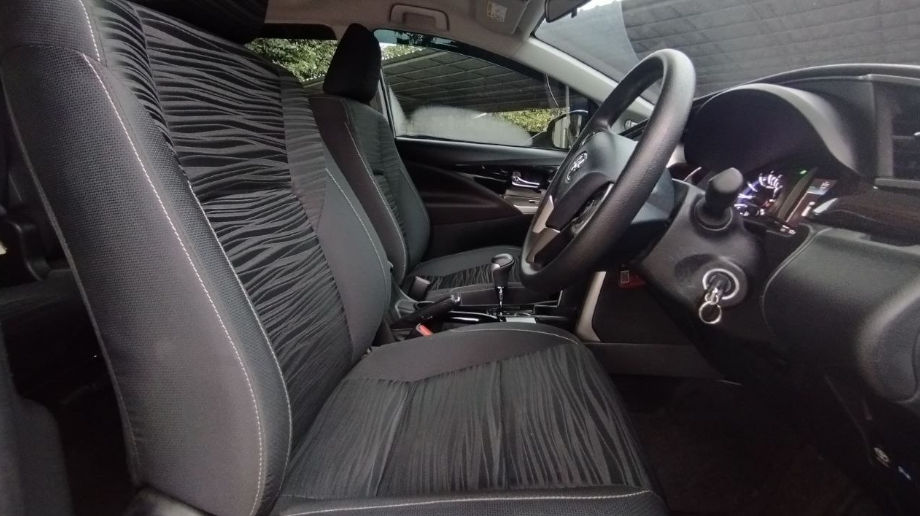 TOYOTA INNOVA 2.0 V  AT 2022